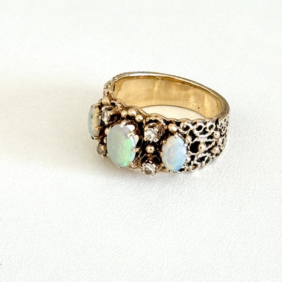Vintage 14K Yellow Gold Three Stone Opal & Diamonds Filigree Band Ring Size 7.25 - Picture 3 of 16